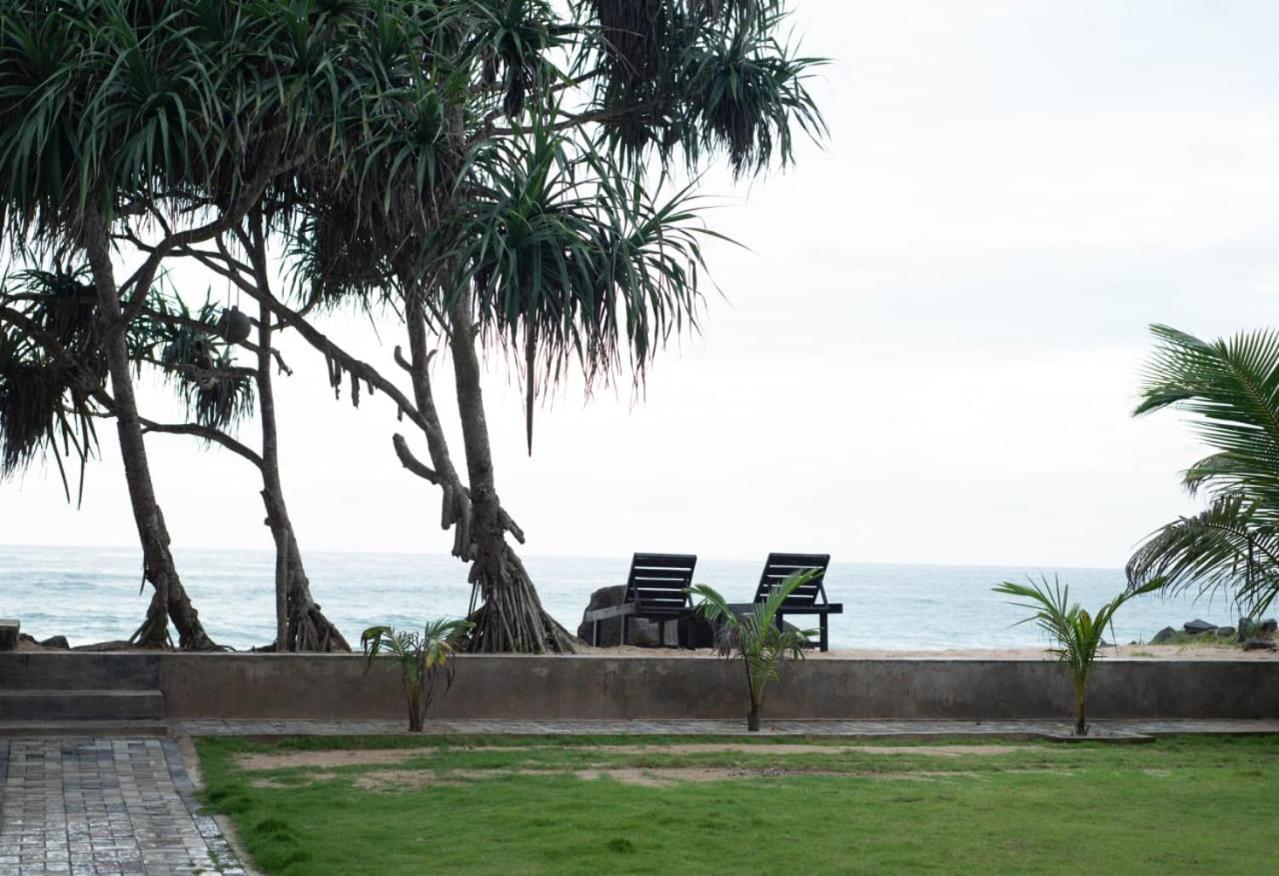 Blue Wave Beach Villa By Aaryan Group Ambalangoda  Exterior foto