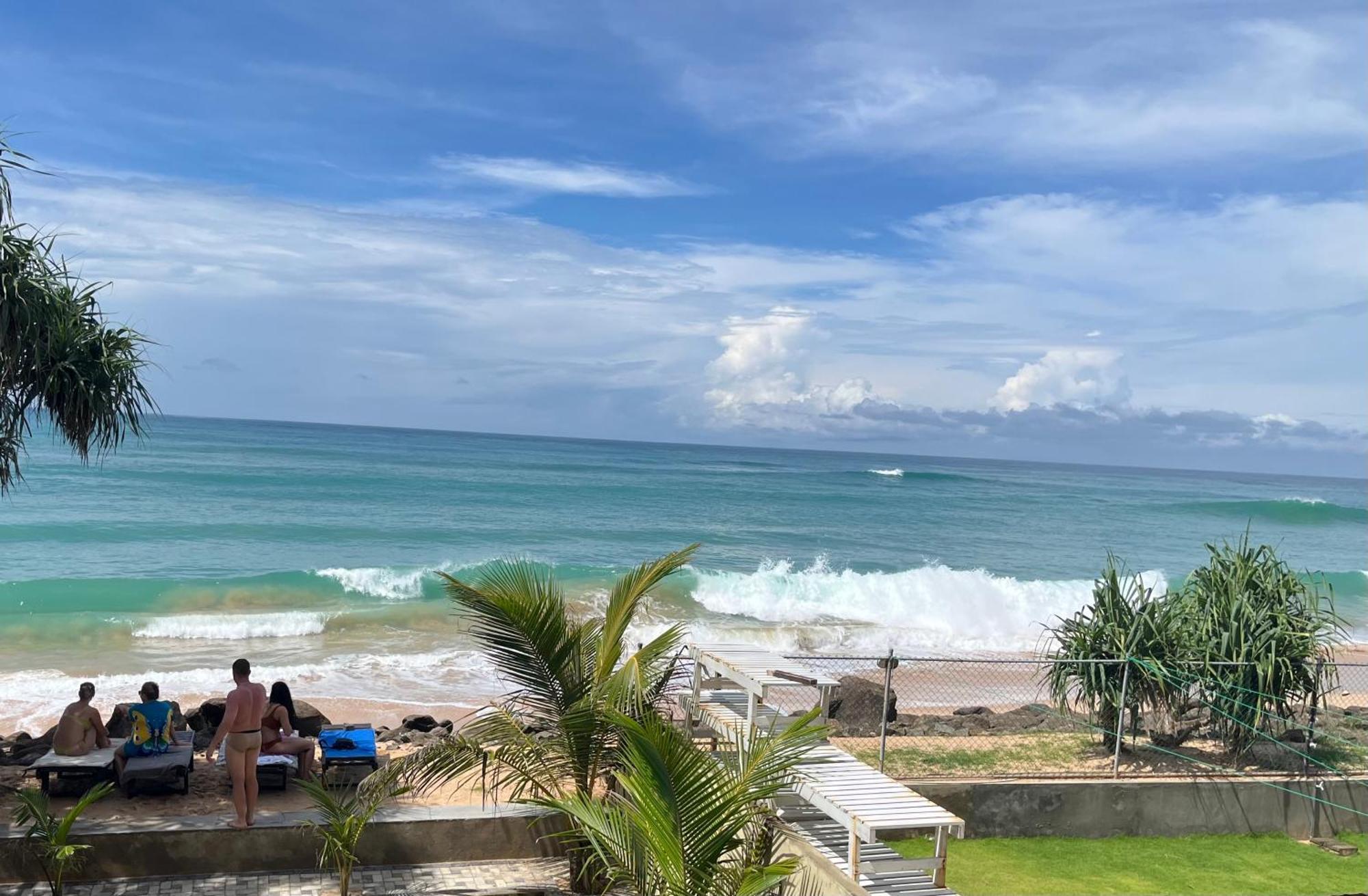 Blue Wave Beach Villa By Aaryan Group Ambalangoda  Exterior foto